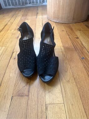 Clarks Artisan Jenness Energy heeled sandals in black nubuck